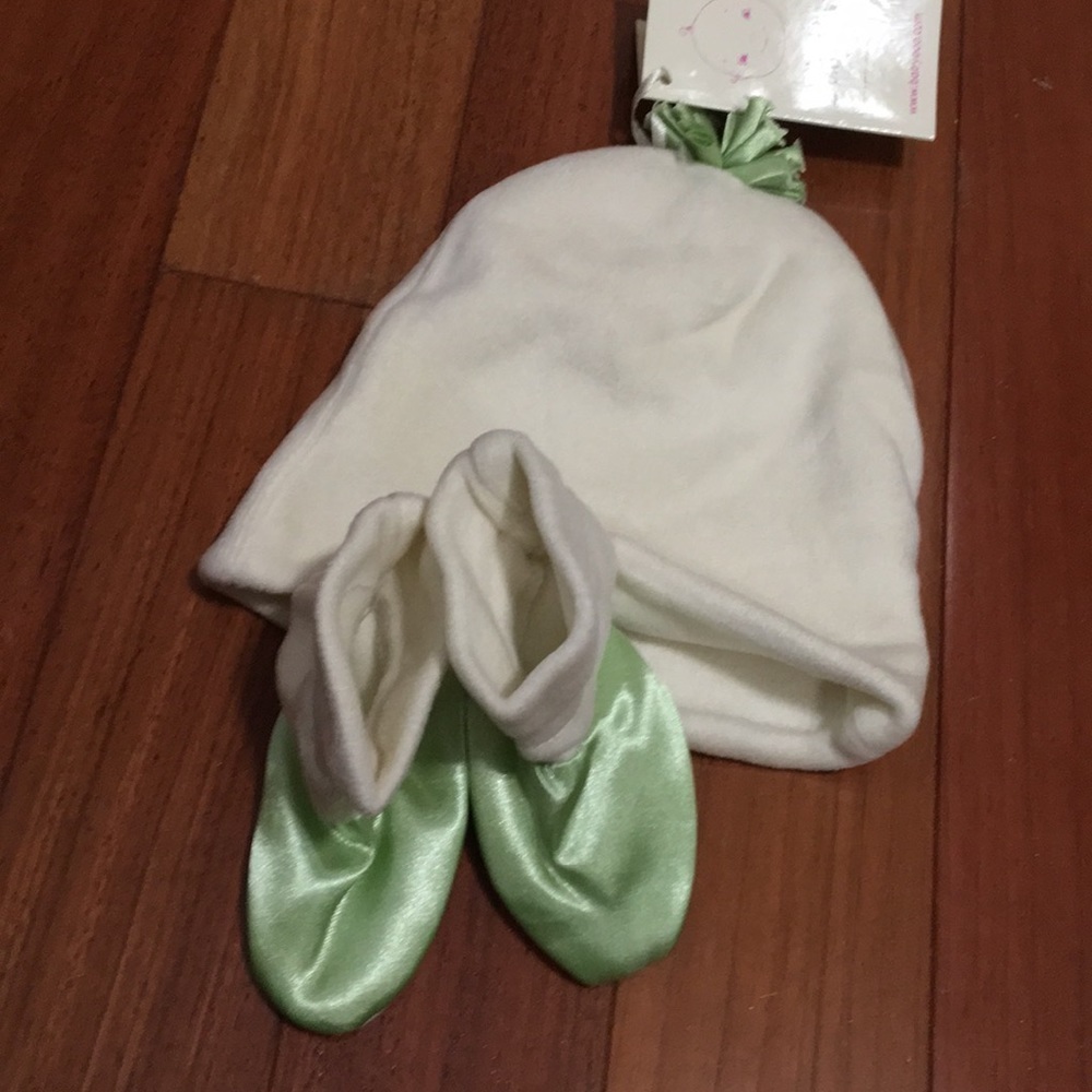 BABY BOO LT SOFT VELOUR SATIN BEANIE & BOOTIE SET